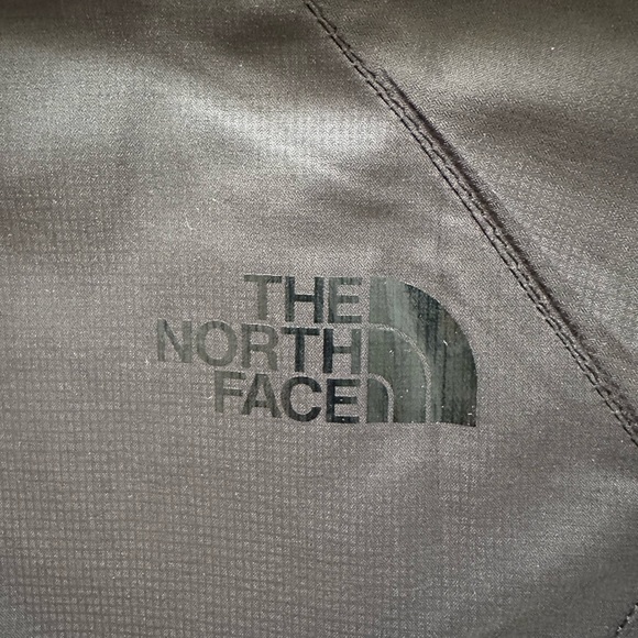 Women’s The North Face lightweight jacket size Medium. - Picture 3 of 3
